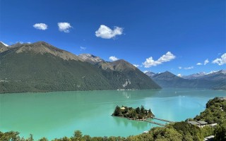 十月到拉薩去旅游必帶的東西有哪些？去西藏玩有哪些物品必需帶？